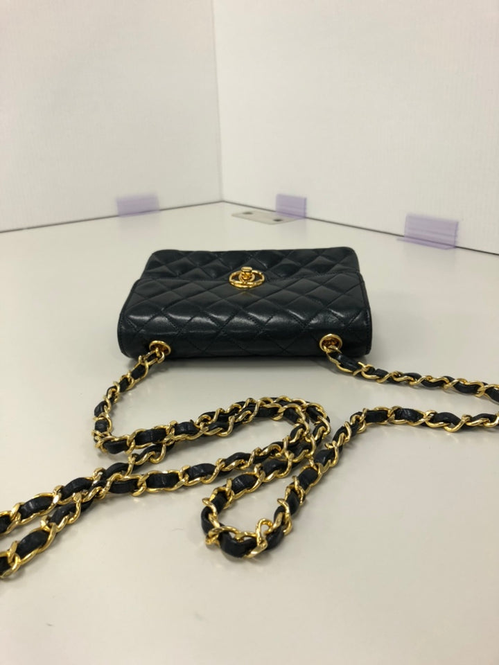 Chanel Mini CC Matelassé Cuir d’agneau Simple rabat