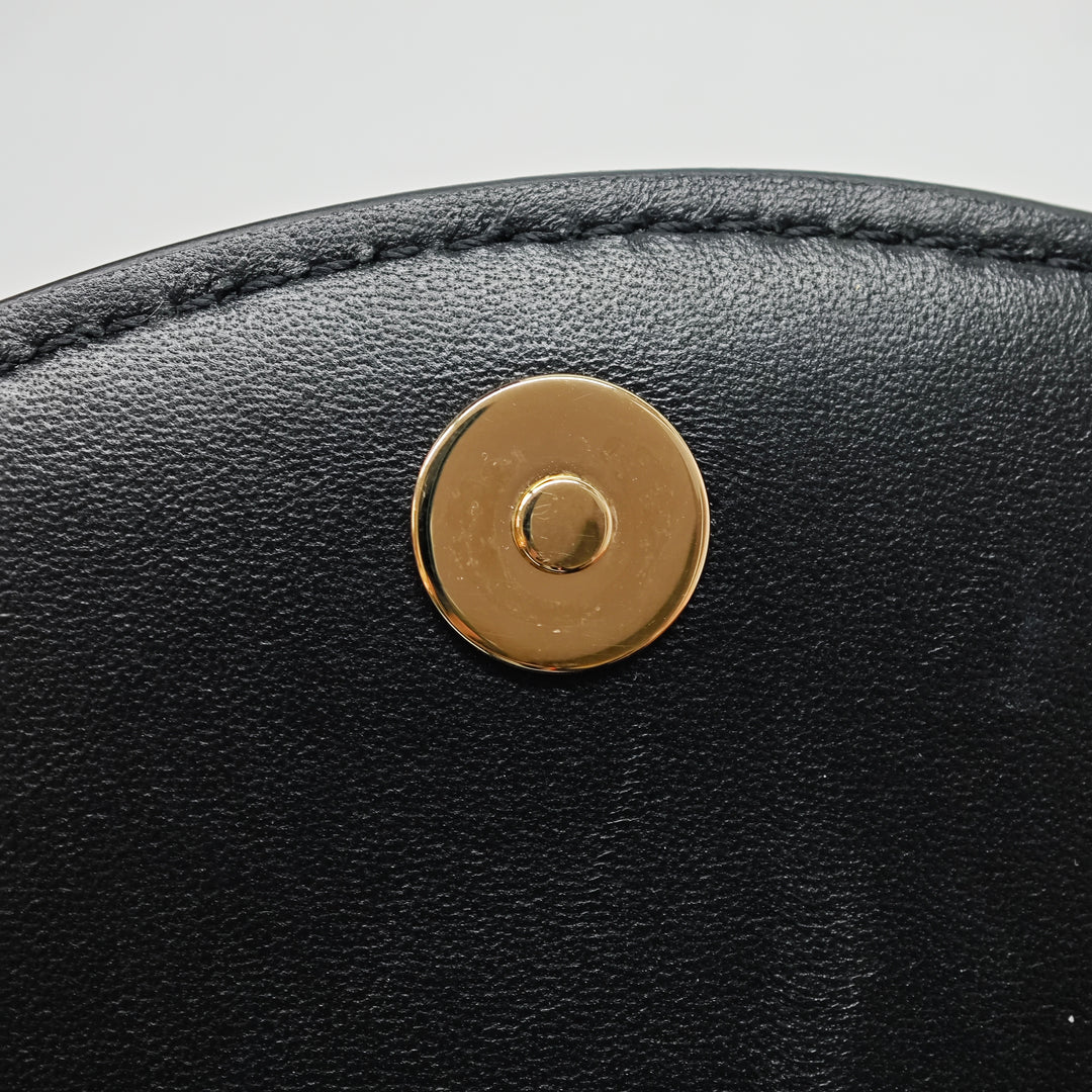 Chanel CC Matelassé Cuir d’agneau Side Packs à rabat