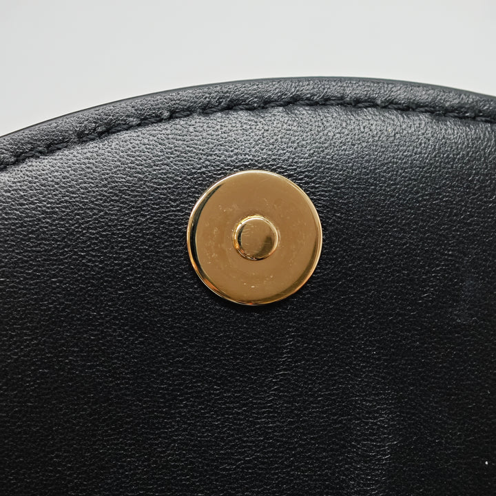 Chanel CC Matelassé Cuir d’agneau Side Packs à rabat