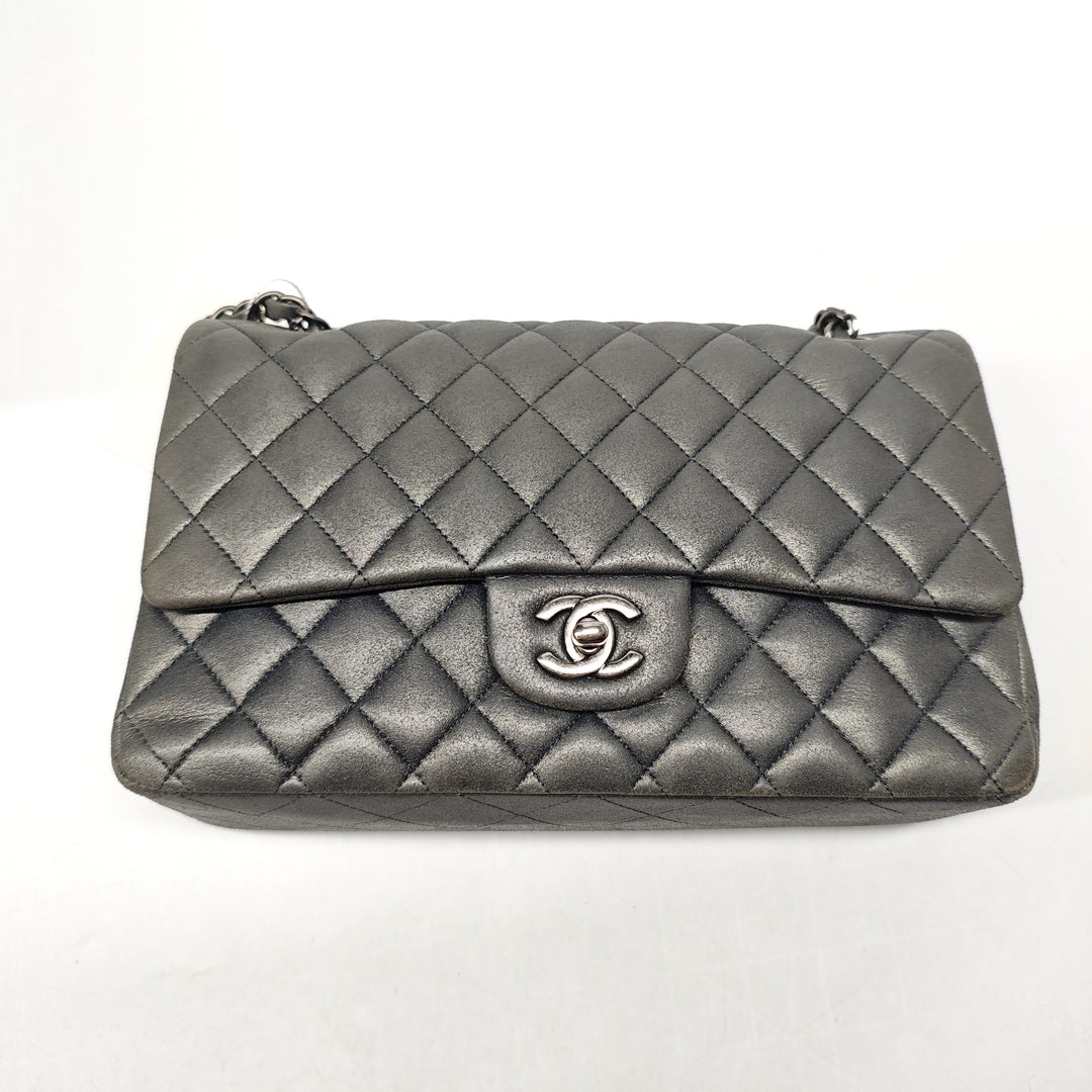 Chanel Medium Classic Iridescent Cuir d’agneau Double rabat