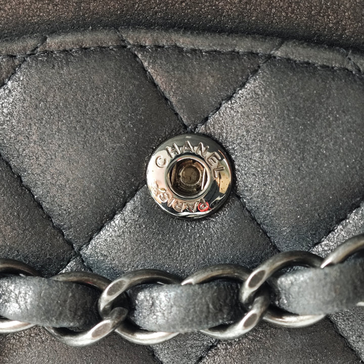 Chanel Medium Classic Iridescent Cuir d’agneau Double rabat