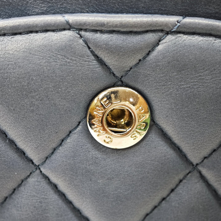 Chanel Medium Classic Cuir d’agneau Double rabat