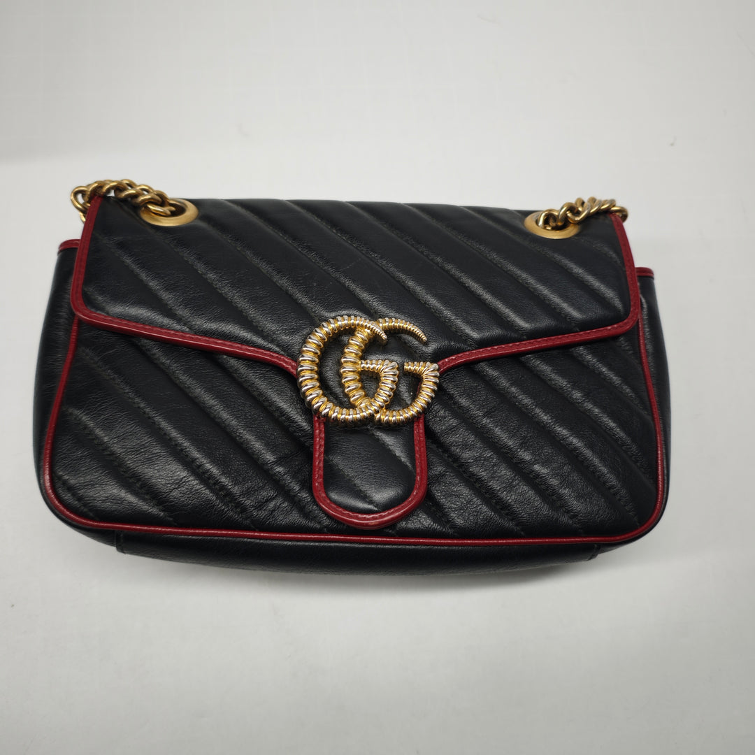 Gucci Medium GG Marmont Matelasse Diagonal Cuir Torchon Sac bandoulière