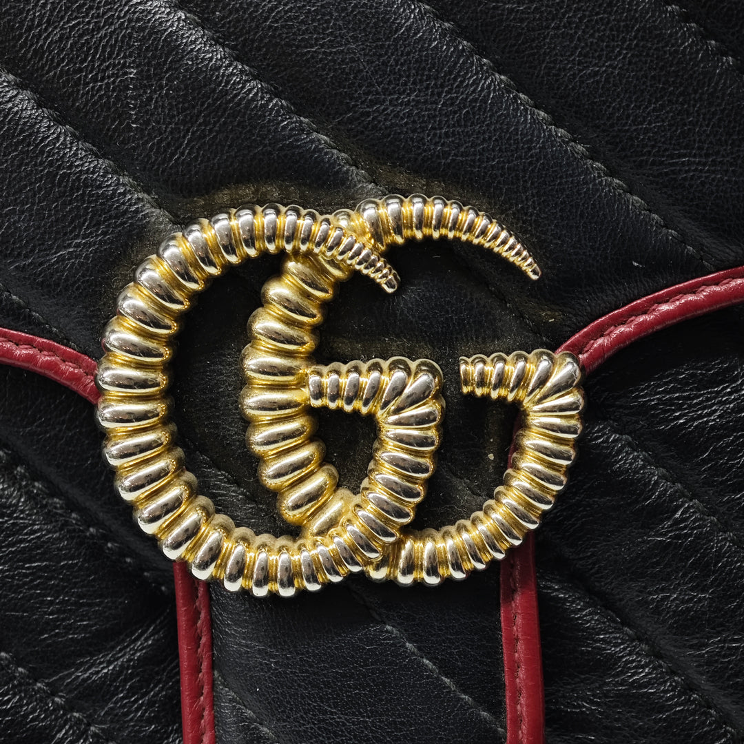 Gucci Medium GG Marmont Matelasse Diagonal Cuir Torchon Sac bandoulière