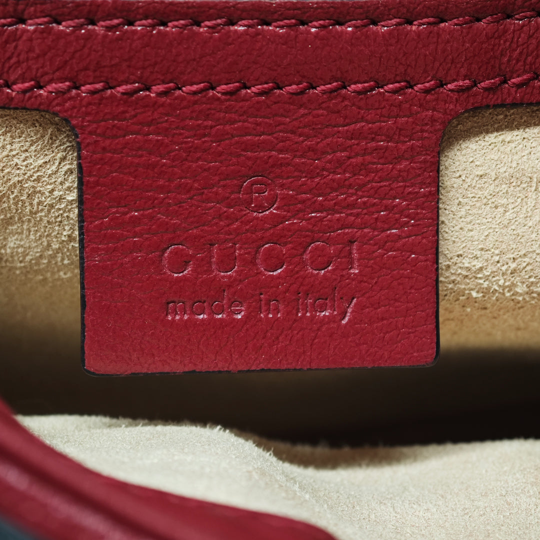 Gucci Medium GG Marmont Matelasse Diagonal Cuir Torchon Sac bandoulière