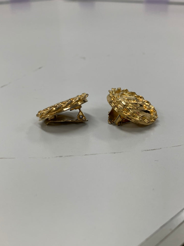 Chanel plaqué Mademoiselle Clip on Boucles d’oreilles