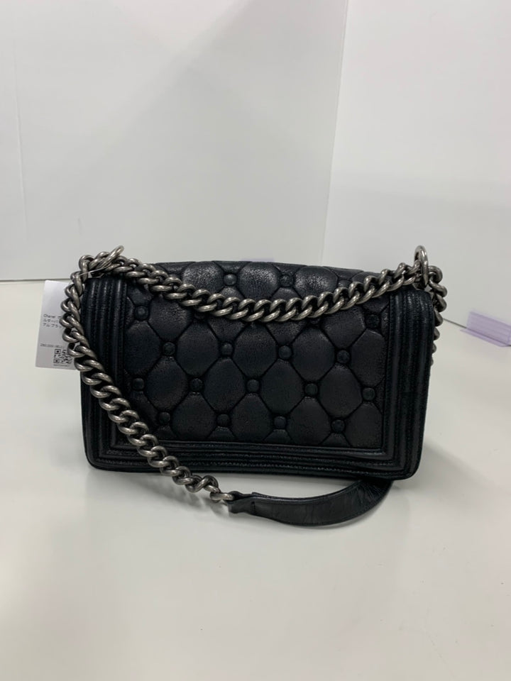 Chanel Old Medium Matelassé Daim Chesterfield Boy à rabat