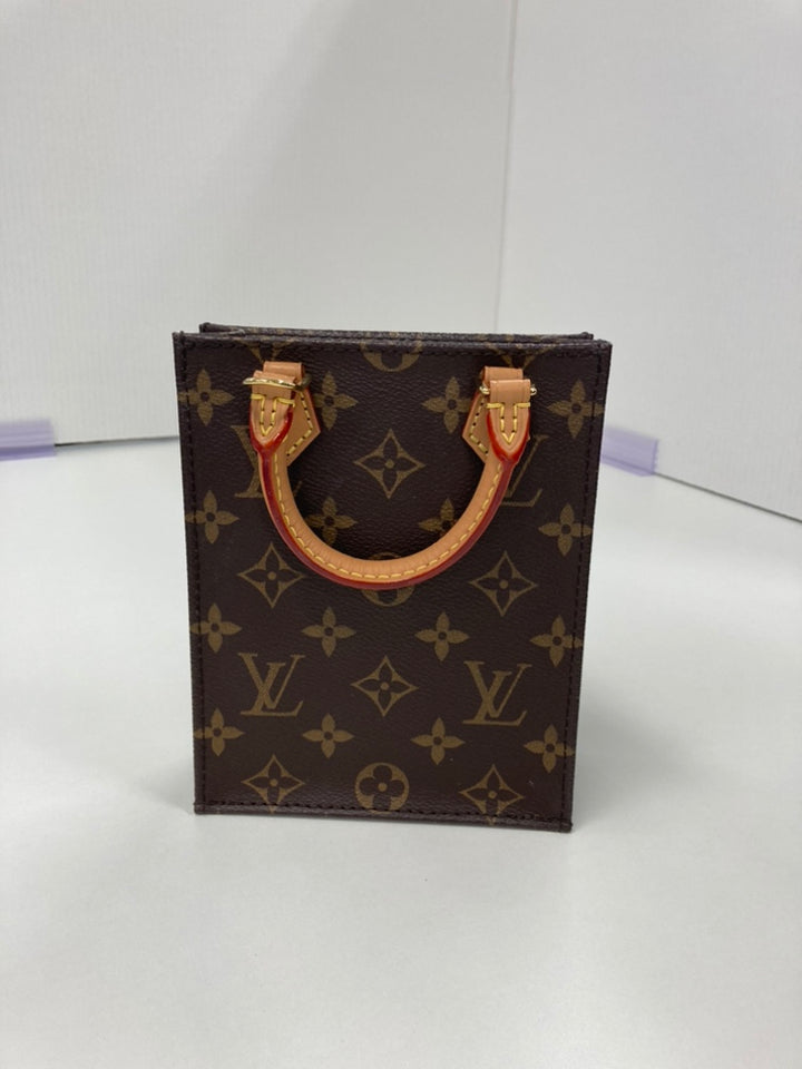 Louis Vuitton Monogram Petit Sac Plat