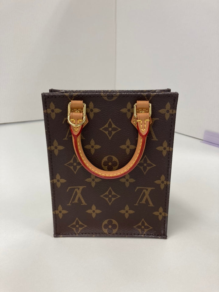 Louis Vuitton Monogram Petit Sac Plat