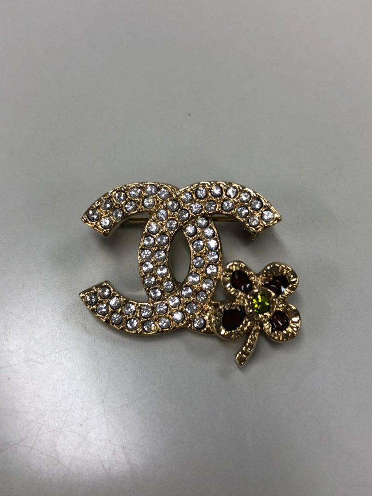 Chanel CC plaqué Strass Clover Leaf Pin Broche
