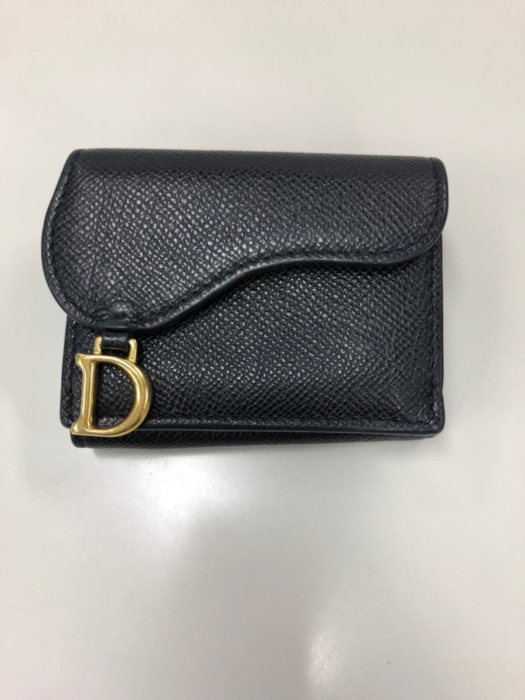 Dior Cuir de veau grainé Saddle Trifold Portefeuille