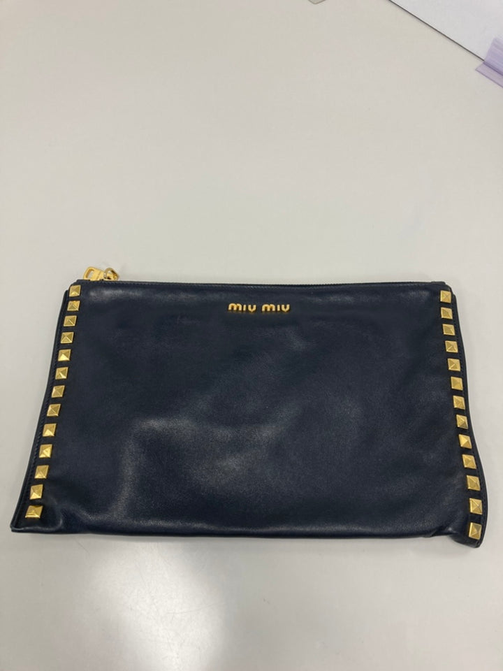 Miu Miu clouté Cuir Zip Pochette