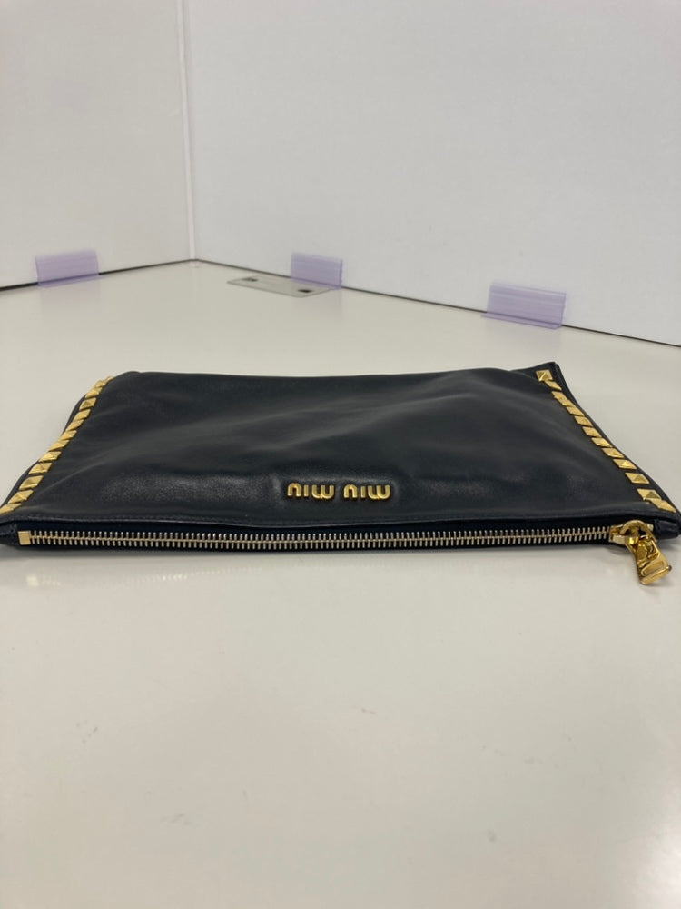 Miu Miu clouté Cuir Zip Pochette