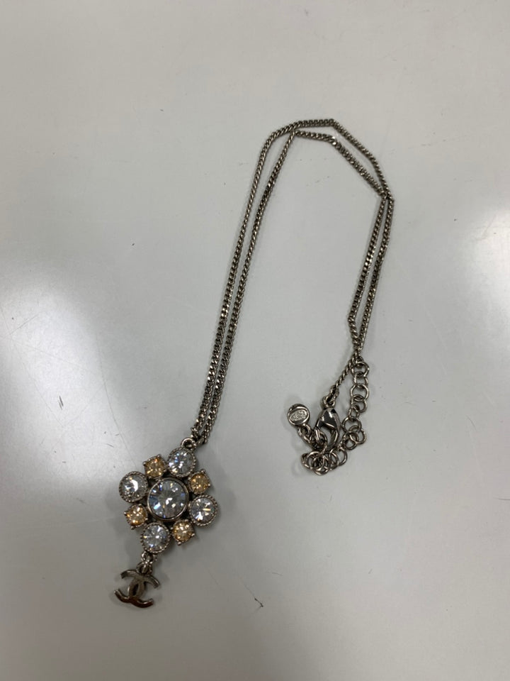 Chanel Brass CC Strass Pendant Collier