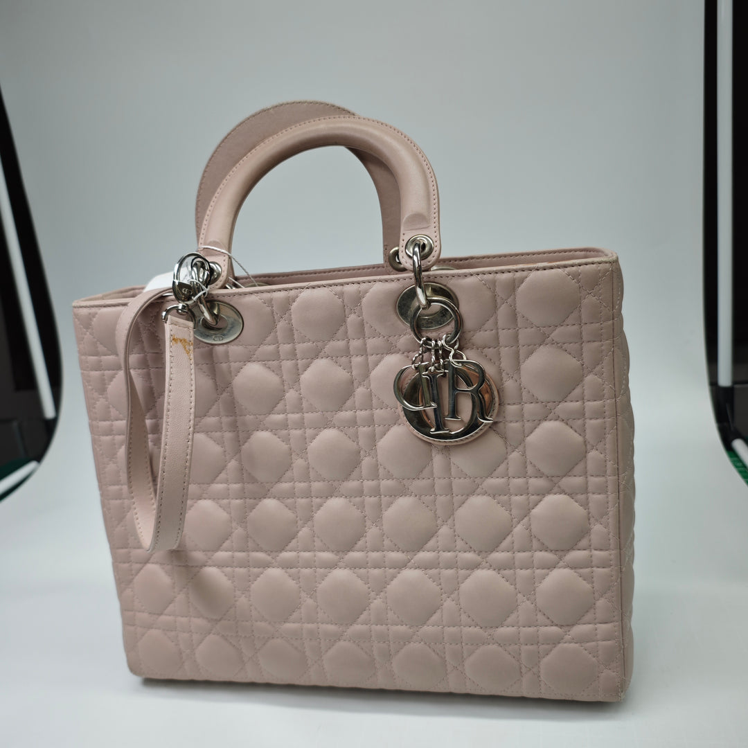 Dior Large Cuir d’agneau Cannage Lady Dior