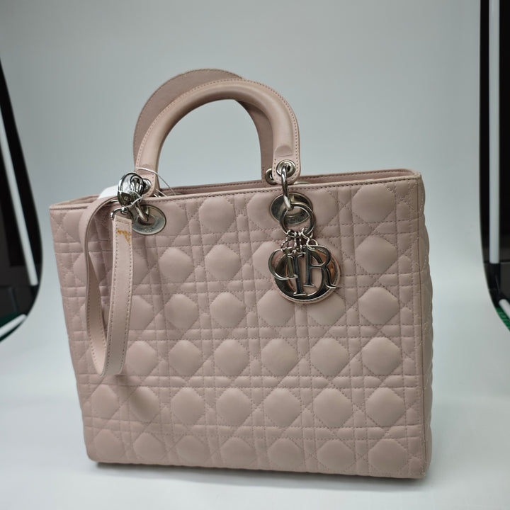 Dior Large Cuir d’agneau Cannage Lady Dior