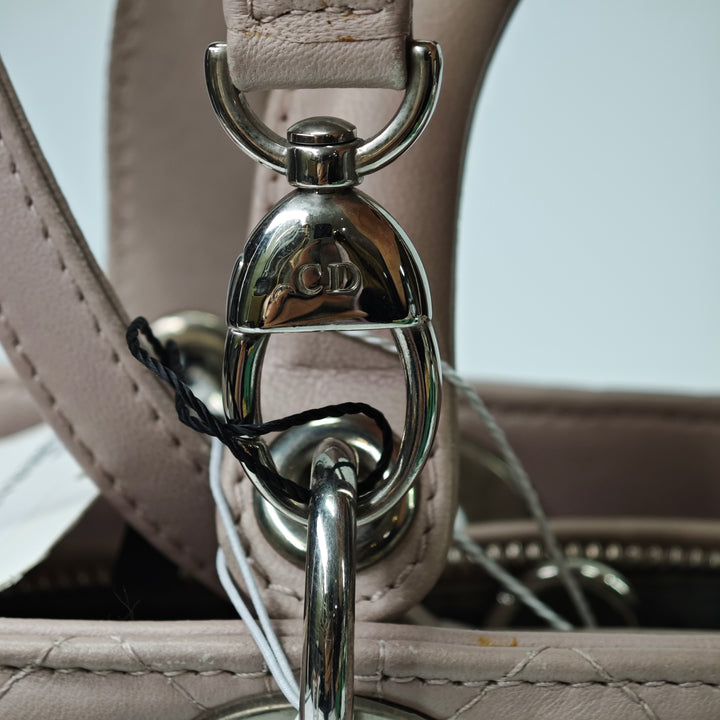 Dior Large Cuir d’agneau Cannage Lady Dior