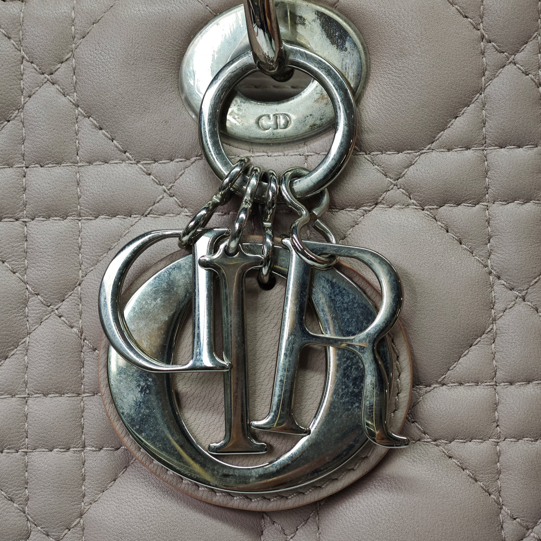 Dior Large Cuir d’agneau Cannage Lady Dior