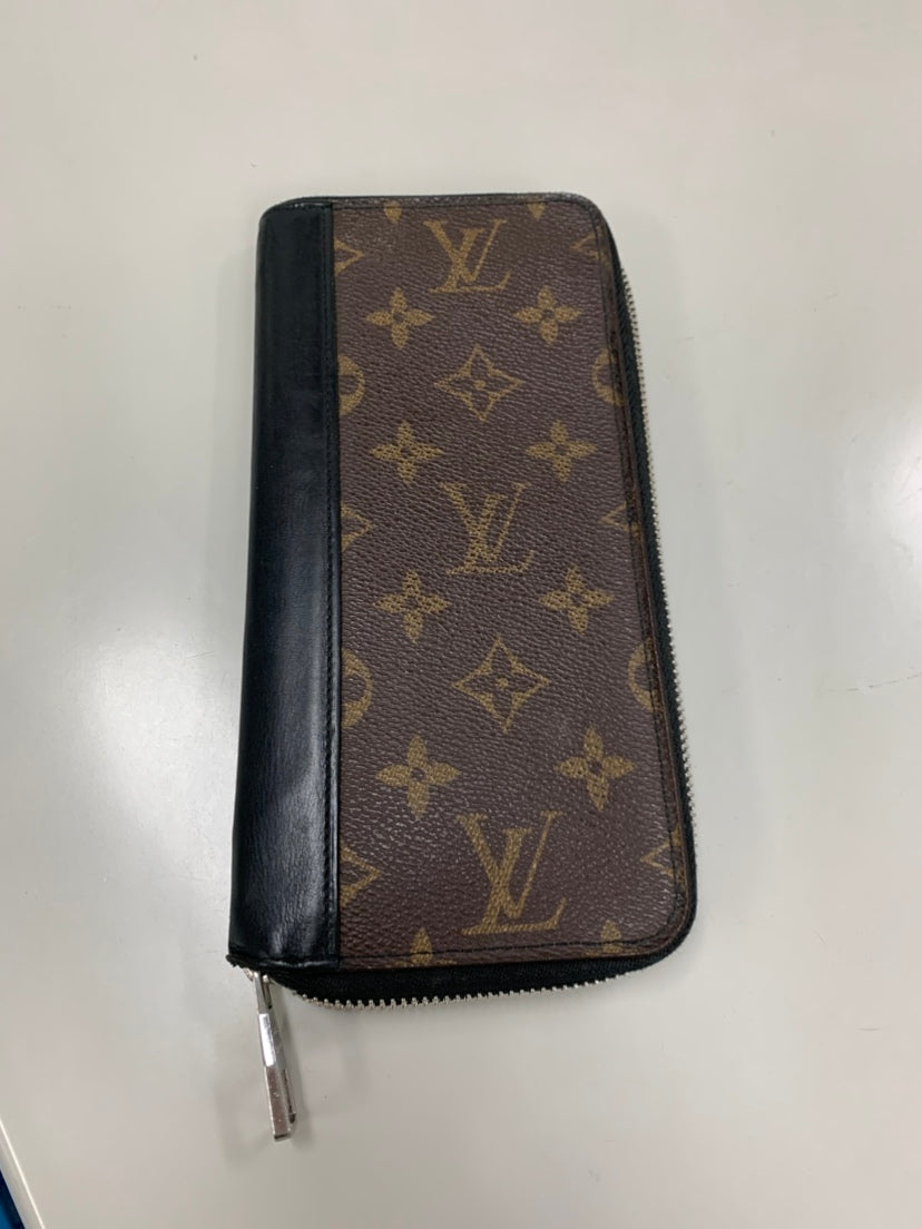 Louis Vuitton Monogram Macassar Vertical Zippy Portefeuille
