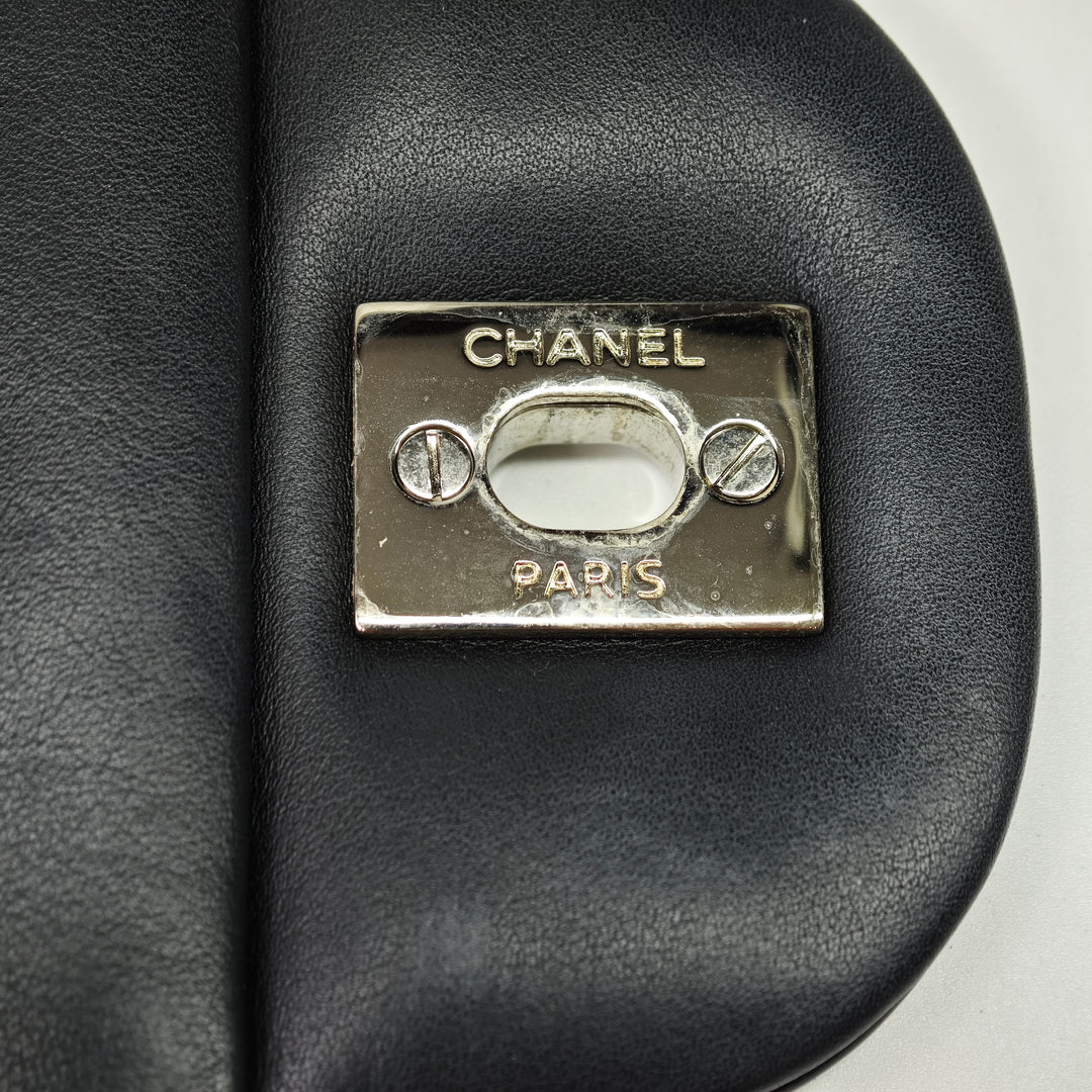 Chanel Medium Matelassé Cuir verni Bubble CC à rabat