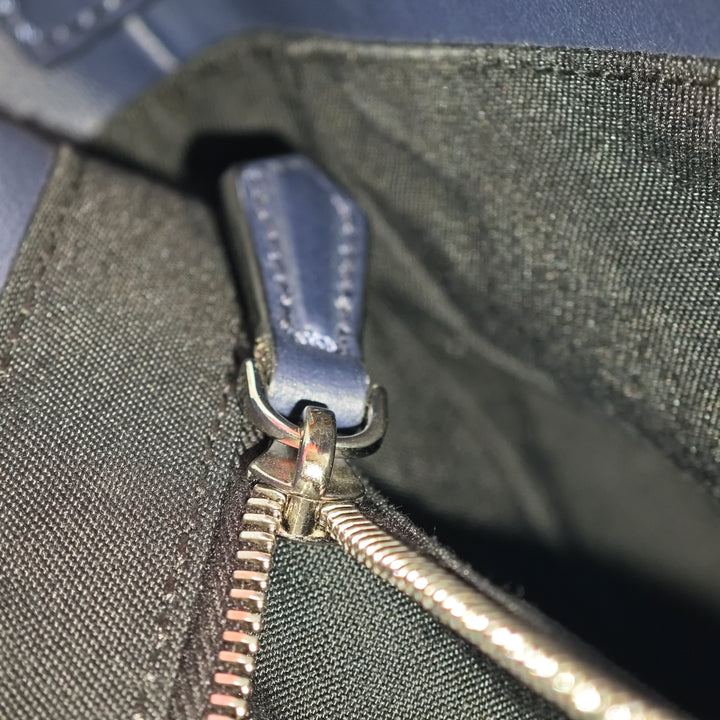 Fendi Large Zucca embossé Cuir Convertible Sac ceintureuette