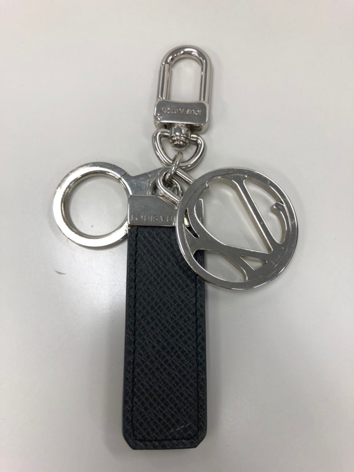 Louis Vuitton Taiga Neo LV Club Bijou de sac et Key Holder