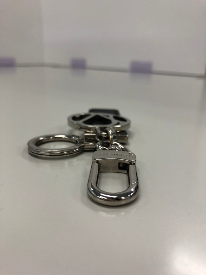 Louis Vuitton Taiga Neo LV Club Bijou de sac et Key Holder