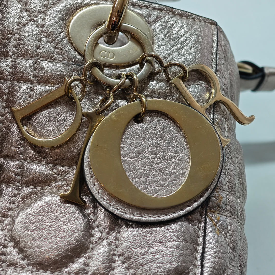 Dior Small Metallic Cuir de veau grainé Cannage Supple Lady Dior
