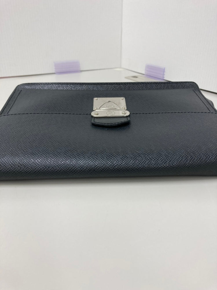 Louis Vuitton Taiga Belaia Pochette