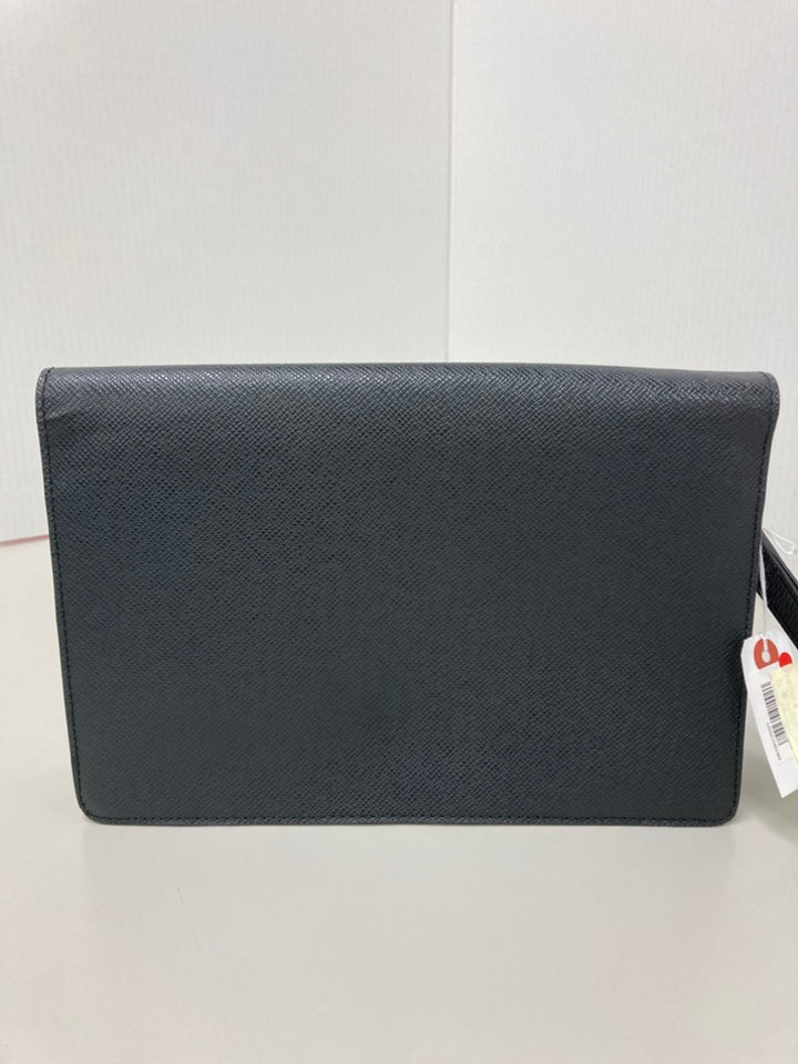 Louis Vuitton Taiga Belaia Pochette