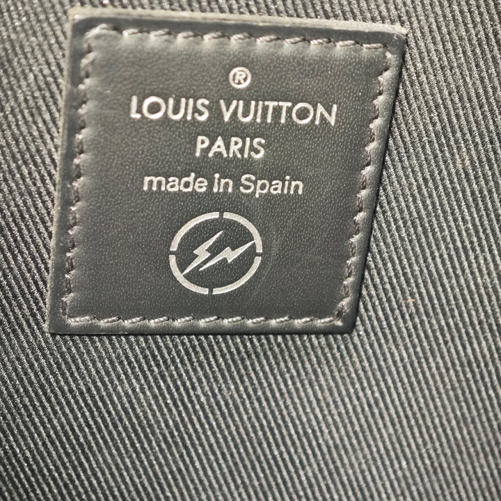 Louis Vuitton Monogram Eclipse Flash Fragment iPad Étui