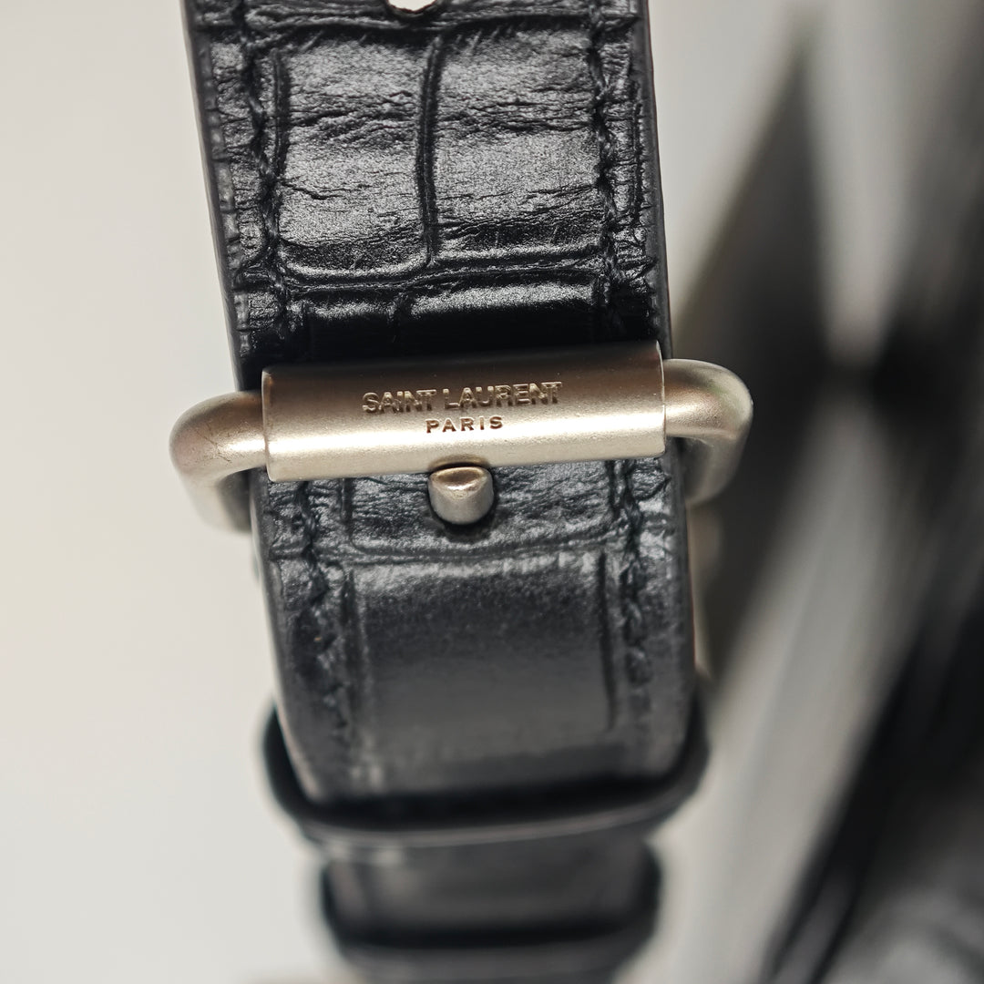 Saint Laurent Crocodile embossé Cuir Camp Sac caméra
