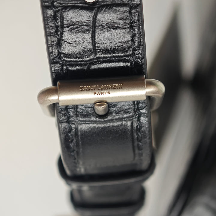 Saint Laurent Crocodile embossé Cuir Camp Sac caméra