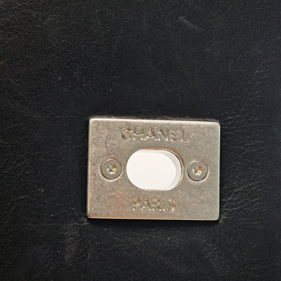 Chanel Chevron Cuir d’agneau Stud Wars Rabat intégral