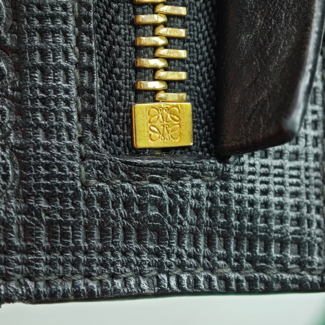 LOEWE Cuir Anagram T Pochette