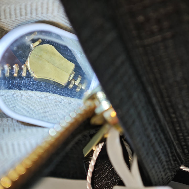 LOEWE Cuir Anagram T Pochette