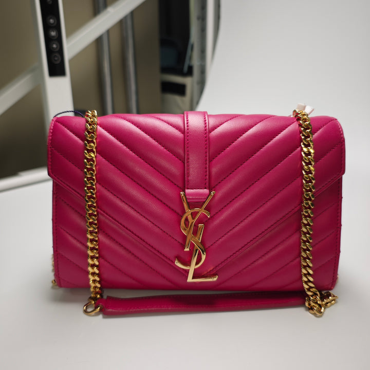 Saint Laurent Small Chevron Cuir de veau Monogram Sac enveloppe