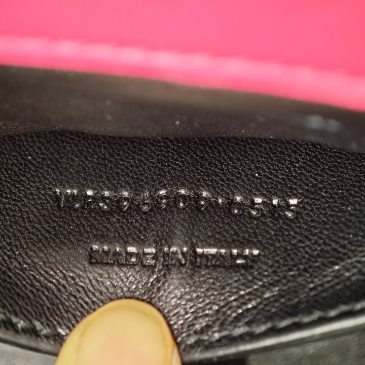 Saint Laurent Small Chevron Cuir de veau Monogram Sac enveloppe
