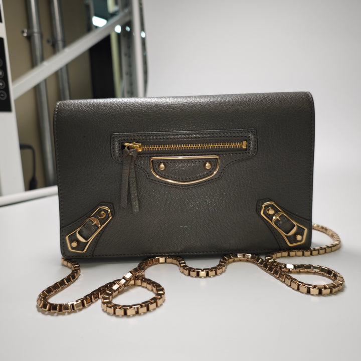 Balenciaga Cuir de chèvre Motocross Metallic Edge Wallet on Chain