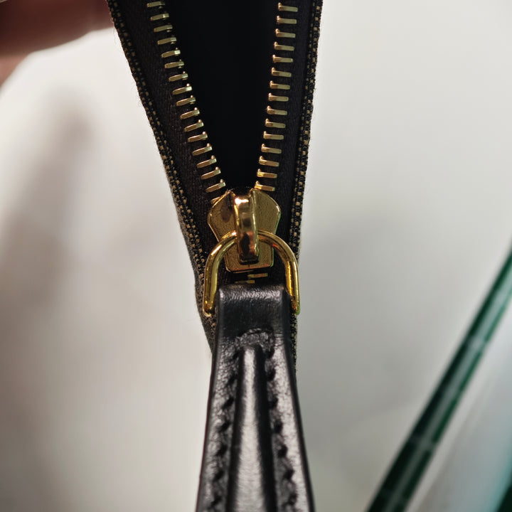 Fendi Cuir verni F Is Fendi Envelope Wallet on Chain