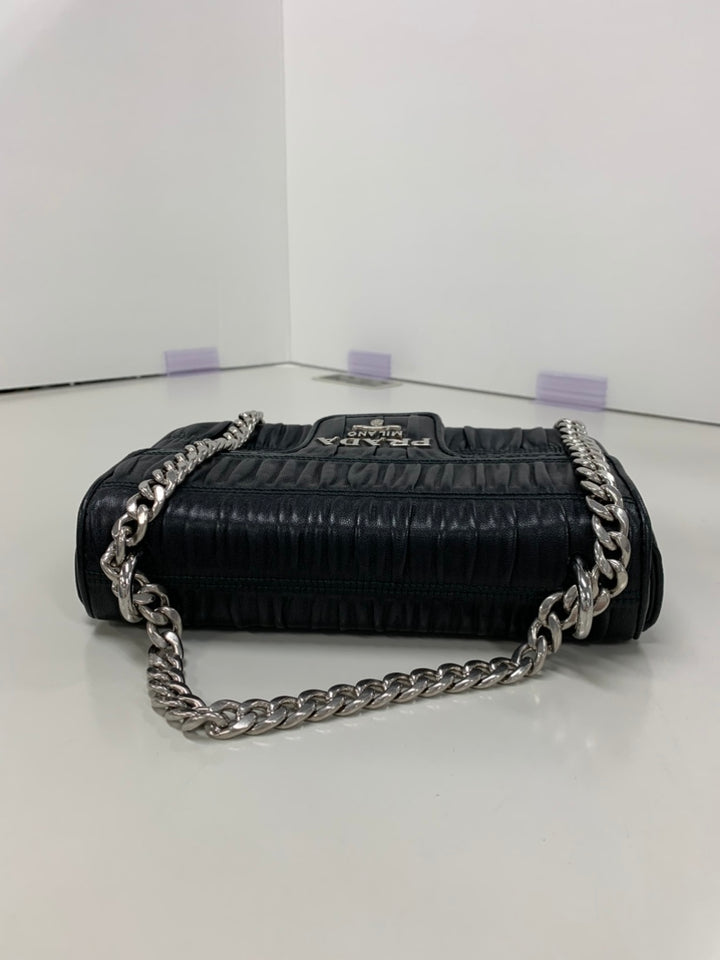 Prada Nappa Gaufre Chain à rabat