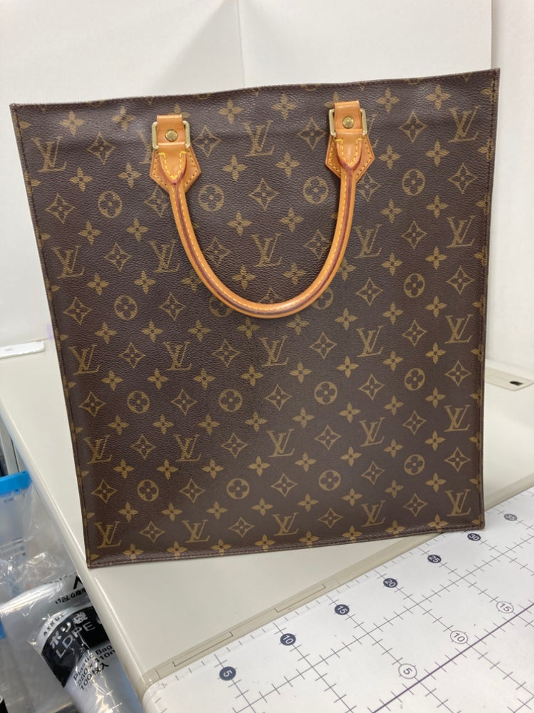 Louis Vuitton Monogram Sac Plat