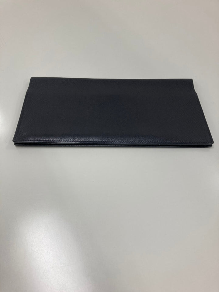 Hermès Cuir Bifold Passport Holder
