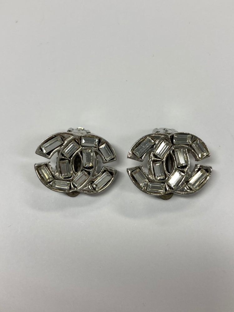 Chanel CC Brass et Strass Clip On Boucles d’oreilles