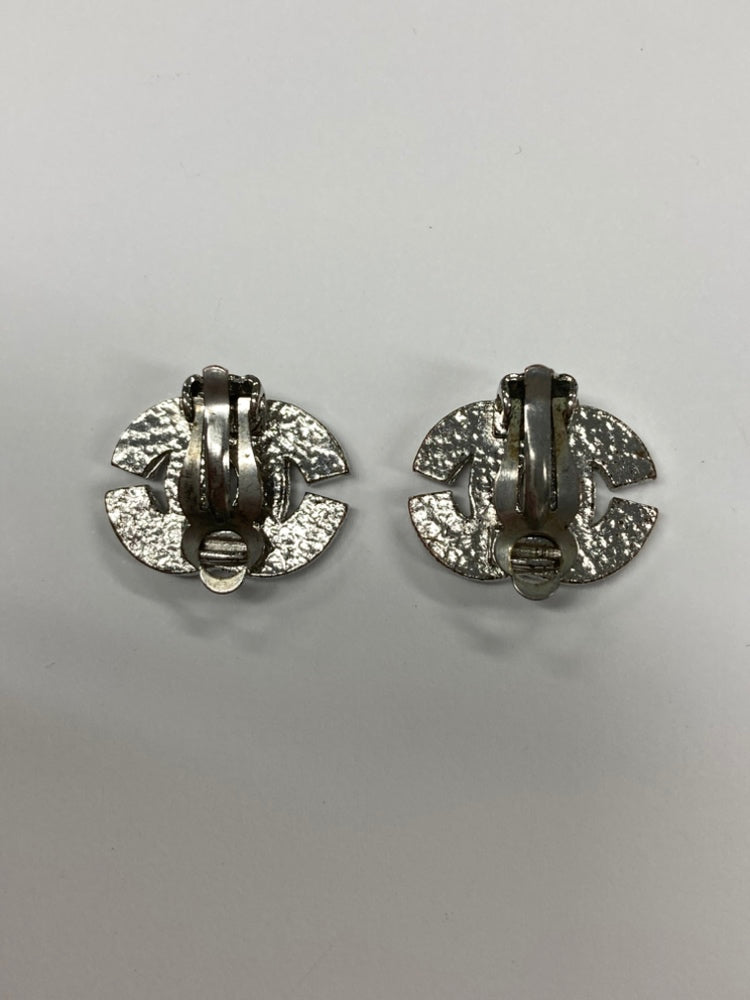 Chanel CC Brass et Strass Clip On Boucles d’oreilles