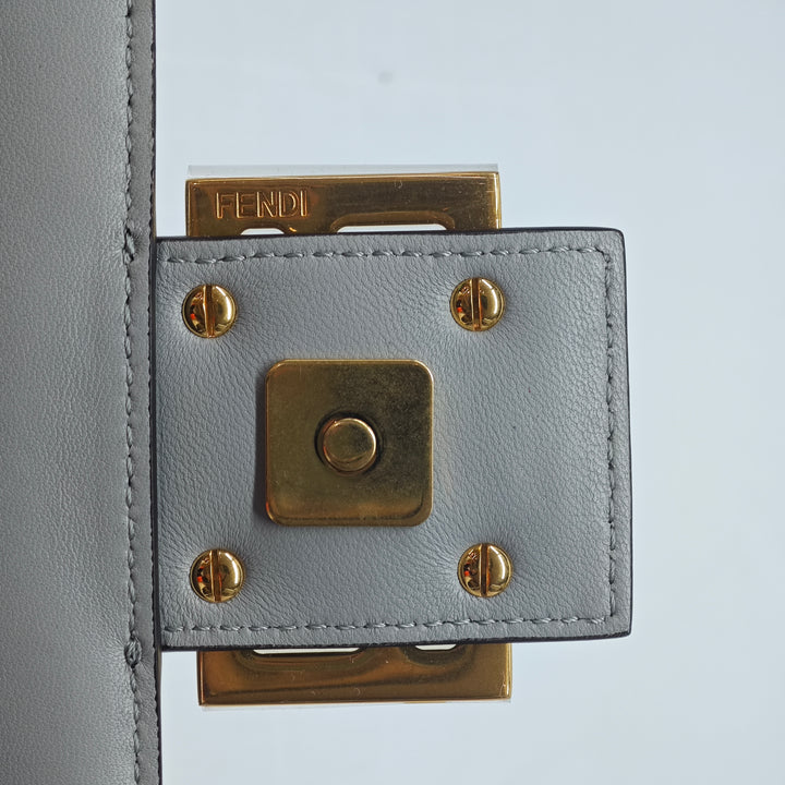 Fendi Cuir Baguette Chain Midi Sac bandoulière