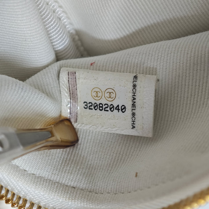 Chanel CC Matelassé Cuir d’agneau Cube Zip Pochette avec chaîne