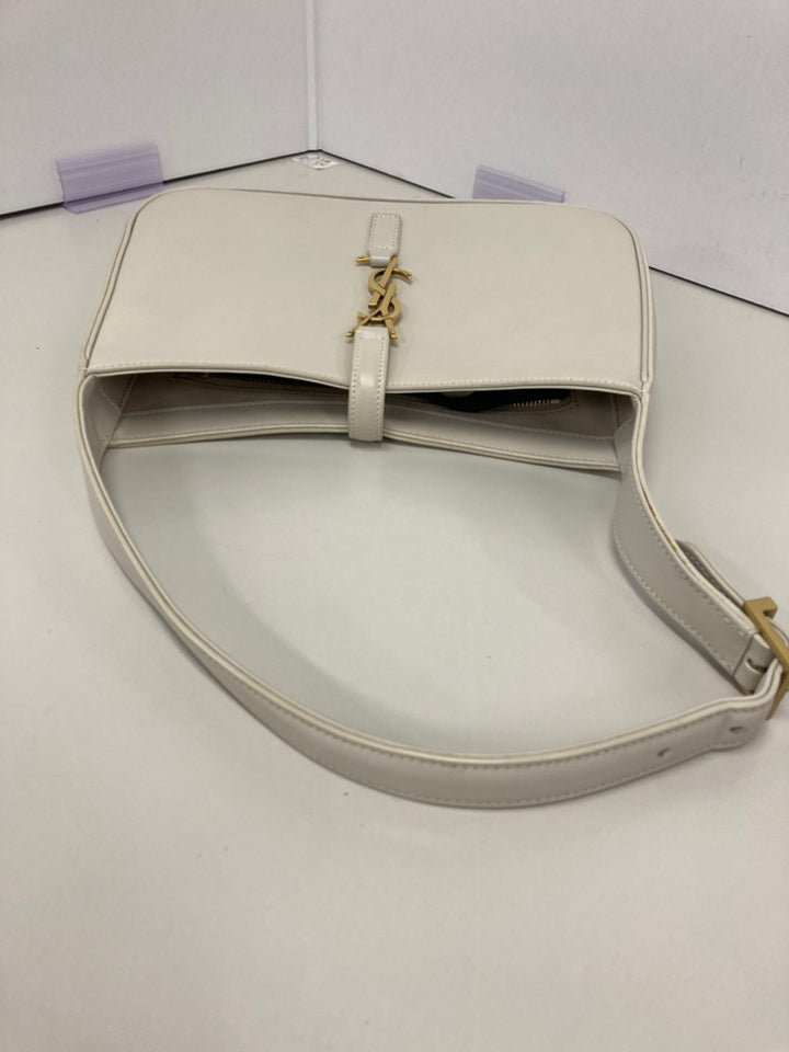 Saint Laurent Smooth Cuir de veau Le 5 a 7