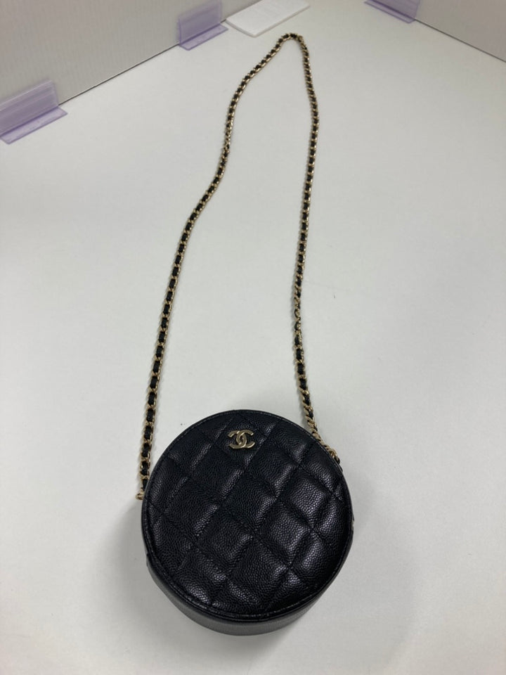 Chanel CC Matelassé Caviar Rond Pochette avec chaîne