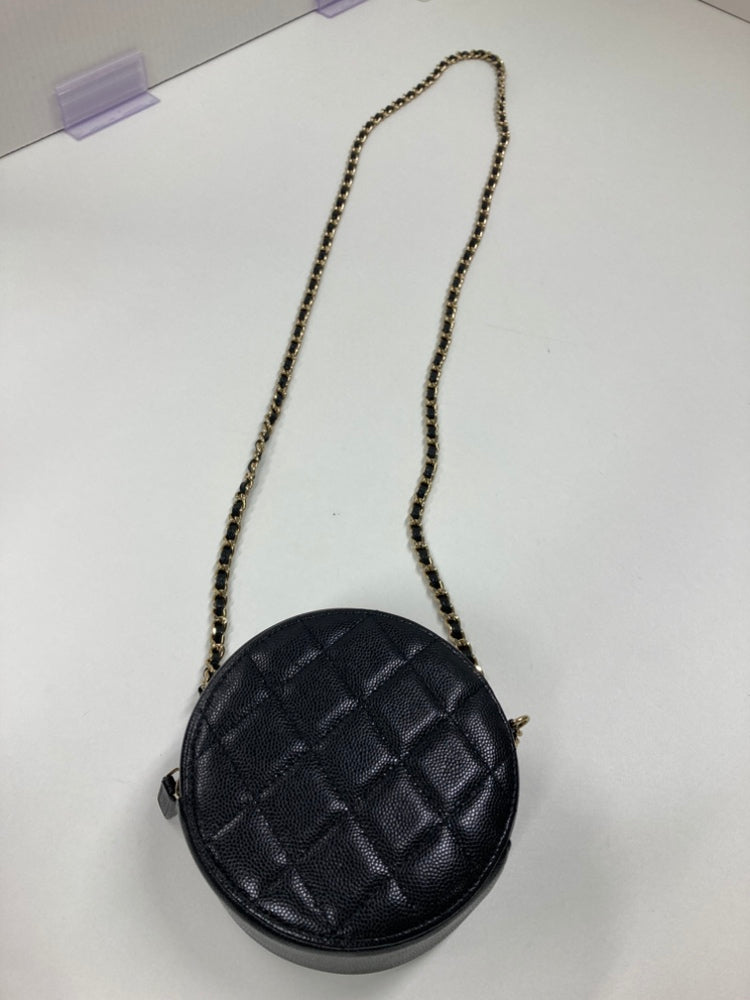 Chanel CC Matelassé Caviar Rond Pochette avec chaîne